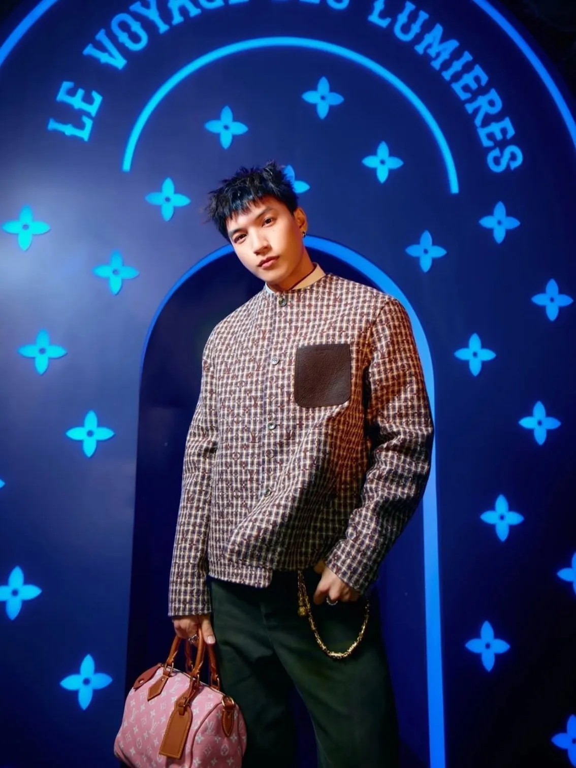 Louis Vuitton/ CHIC